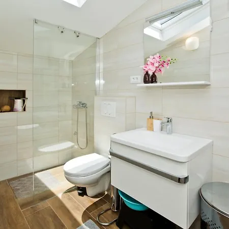 アパート Melita フヴァル